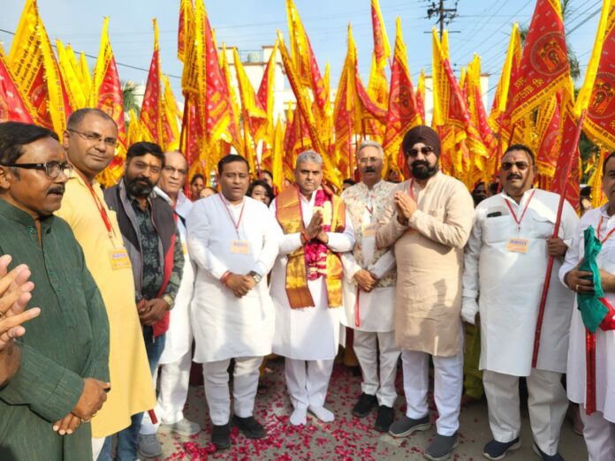 रुद्रपुर में निकाली गई भव्य निशान यात्रा