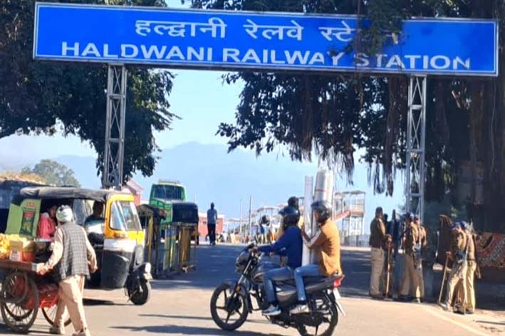 हल्द्वानी बनभूलपुरा अतिक्रमण मामला, अब 3 फरवरी 2026 को संभावित सुनवाई हल्द्वानी बनभूलपुरा अतिक्रमण मामला, अब 3 फरवरी 2026 को संभावित सुनवाई