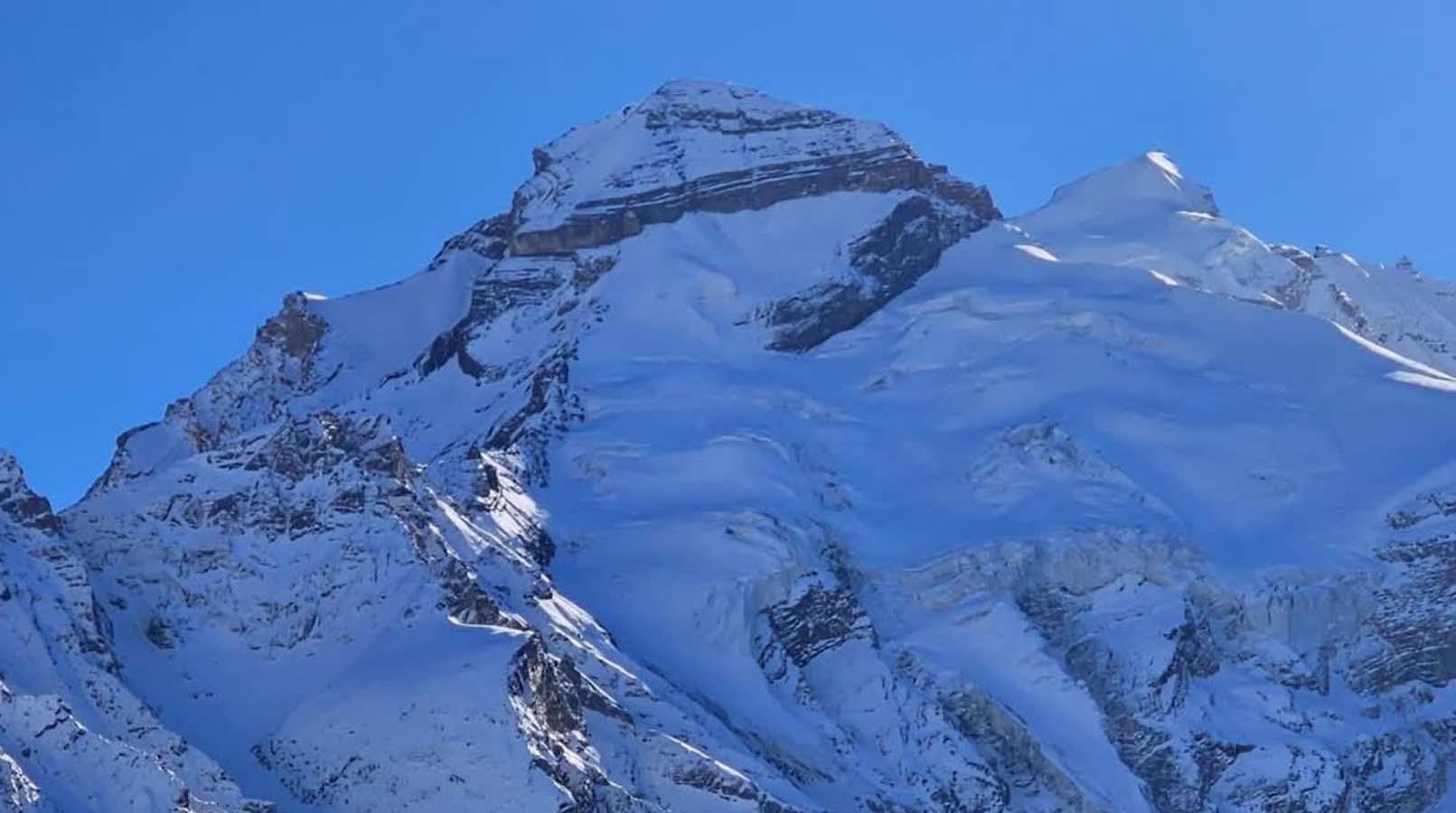 बिना परमिट पर्यटकों के आदि कैलाश पहुंचने से हड़कंप, जांच के आदेश