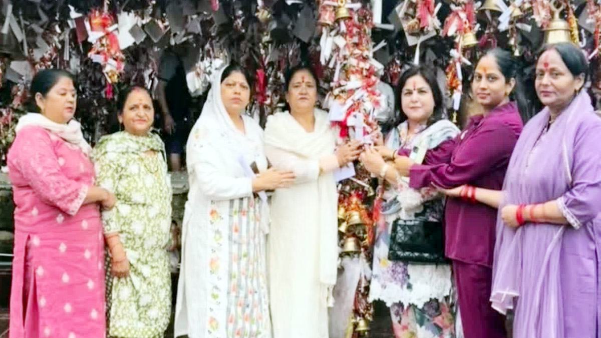 Ankita Bhandari को न्याय दिलाने की मांग, महिला कांग्रेस ने चितई गोल्ज्यू मंदिर में लगाई अर्जी Ankita Bhandari को न्याय दिलाने की मांग, महिला कांग्रेस ने चितई गोल्ज्यू मंदिर में लगाई अर्जी