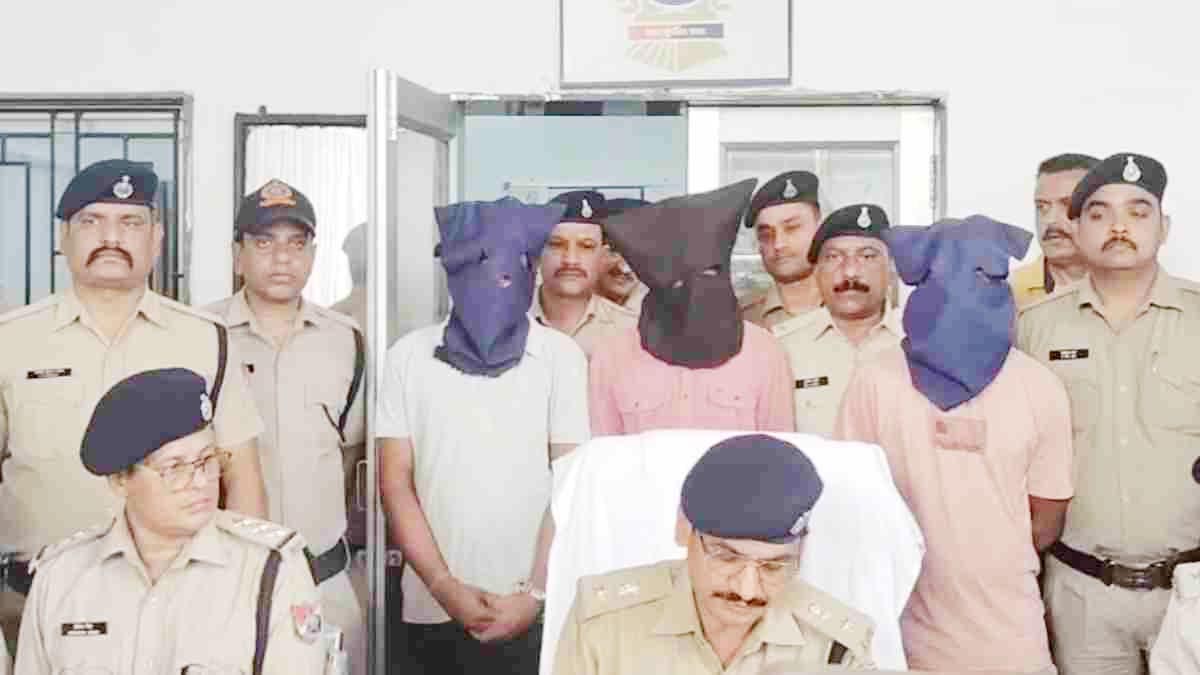Katni grp की बड़ी कार्रवाई, 10.30 लाख के जेवरों के साथ 5 शातिर आरोपी गिरफ्तार Katni grp की बड़ी कार्रवाई, 10.30 लाख के जेवरों के साथ 5 शातिर आरोपी गिरफ्तार
