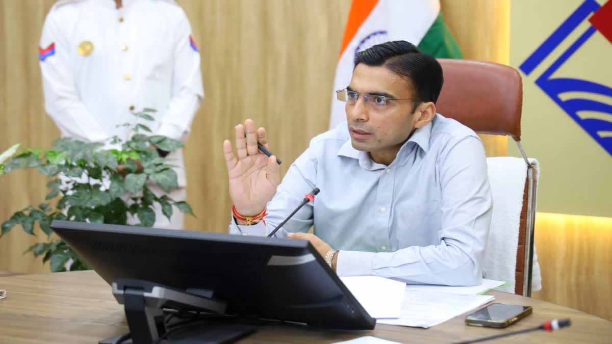 पूर्व DM सविन बंसल को केंद्र में बड़ी जिम्मेदारी, लोकसभा सचिवालय में बने संयुक्त सचिव पूर्व DM सविन बंसल को केंद्र में बड़ी जिम्मेदारी, लोकसभा सचिवालय में बने संयुक्त सचिव