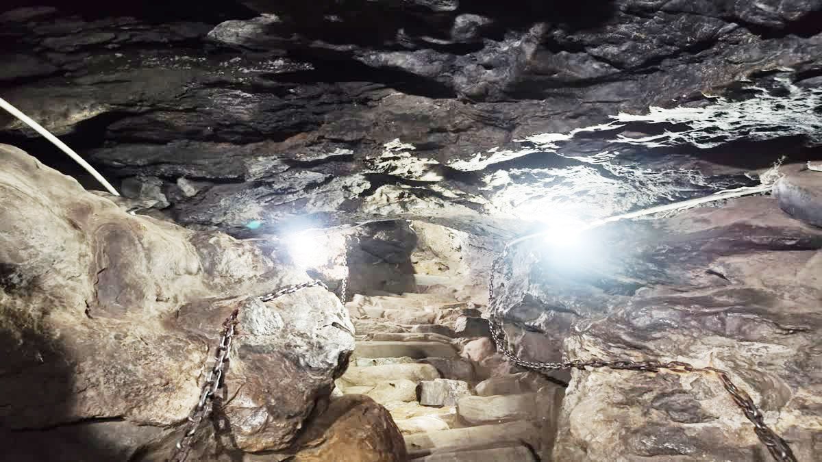 11 अगस्त से 10 अक्टूबर तक बंद रहेगी पाताल भुवनेश्वर गुफा, ASI ने सुरक्षा कारणों से लिया फैसला 11 अगस्त से 10 अक्टूबर तक बंद रहेगी पाताल भुवनेश्वर गुफा, ASI ने सुरक्षा कारणों से लिया फैसला
