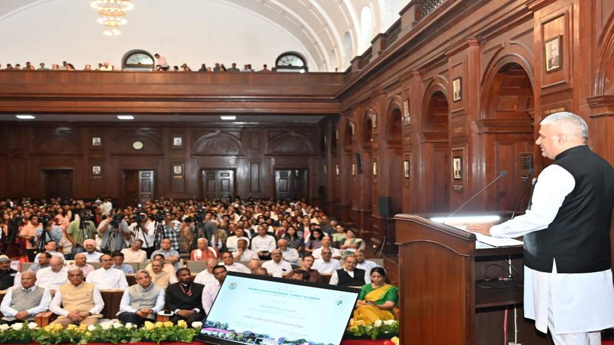 Dehradun IGNFA में IFS परिवीक्षार्थियों का दीक्षांत समारोह, केंद्रीय मंत्री भूपेंद्र यादव ने बांटे पदक Dehradun IGNFA में IFS परिवीक्षार्थियों का दीक्षांत समारोह, केंद्रीय मंत्री भूपेंद्र यादव ने बांटे पदक