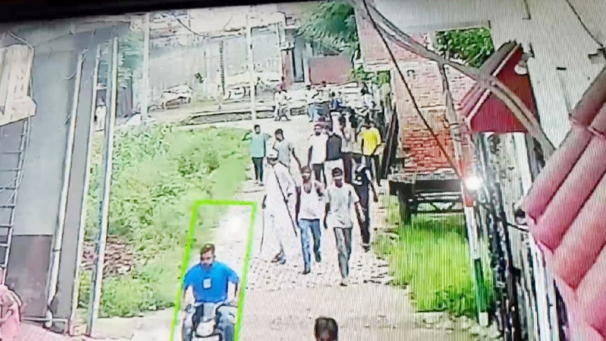 Haridwar में ग्राम प्रधान के भाई पर जानलेवा हमला, धारदार हथियार से कान कटा, 18 लोगों पर मुकदमा Haridwar में ग्राम प्रधान के भाई पर जानलेवा हमला, धारदार हथियार से कान कटा, 18 लोगों पर मुकदमा