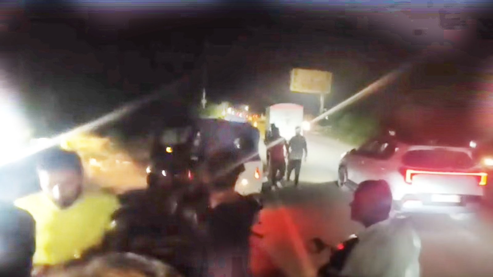 Dehradun में बैंककर्मी को बाइक सवारों ने मारी गोली, पेट छूकर निकली गोली Dehradun में बैंककर्मी को बाइक सवारों ने मारी गोली, पेट छूकर निकली गोली