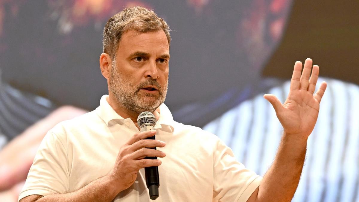 Rahul Gandhi को बॉम्बे हाई कोर्ट से झटका, ‘कमांडर-इन-थीफ’ मानहानि केस में समन रद्द करने से इनकार Rahul Gandhi को बॉम्बे हाई कोर्ट से झटका, ‘कमांडर-इन-थीफ’ मानहानि केस में समन रद्द करने से इनकार