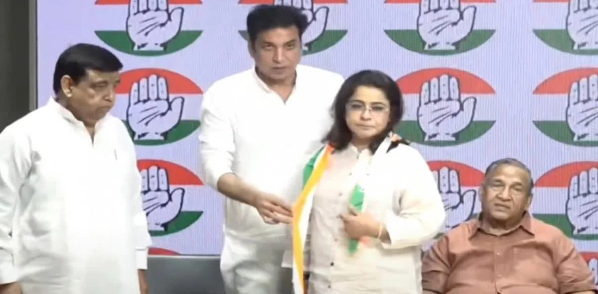 AAP को बड़ा झटका, प्रियंका कक्कड़ कांग्रेस में शामिल; राहुल गांधी की तारीफ, केजरीवाल पर साधा निशाना AAP को बड़ा झटका, प्रियंका कक्कड़ कांग्रेस में शामिल; राहुल गांधी की तारीफ, केजरीवाल पर साधा निशाना