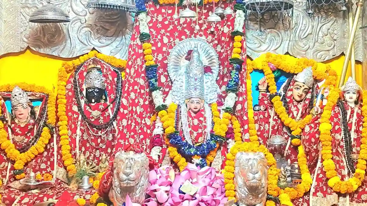 Haridwar के मायादेवी मंदिर में नवरात्रि पर उमड़े श्रद्धालु, 52 शक्तिपीठों में शामिल होने की है मान्यता Haridwar के मायादेवी मंदिर में नवरात्रि पर उमड़े श्रद्धालु, 52 शक्तिपीठों में शामिल होने की है मान्यता