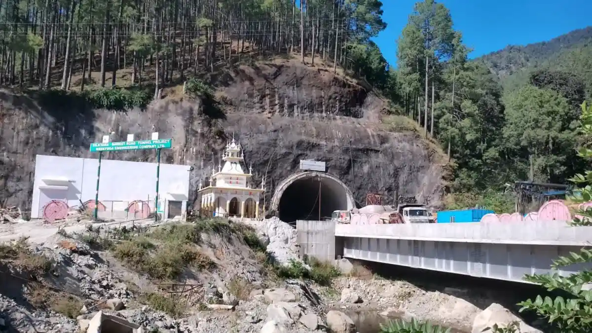 Yamunotri Char Dham जाने वाले श्रद्धालुओं को मिलेगी राहत! मार्च तक पूरा होगा सिलक्यारा-पोलगांव सुरंग का सिविल कार्य Yamunotri Char Dham जाने वाले श्रद्धालुओं को मिलेगी राहत! मार्च तक पूरा होगा सिलक्यारा-पोलगांव सुरंग का सिविल कार्य