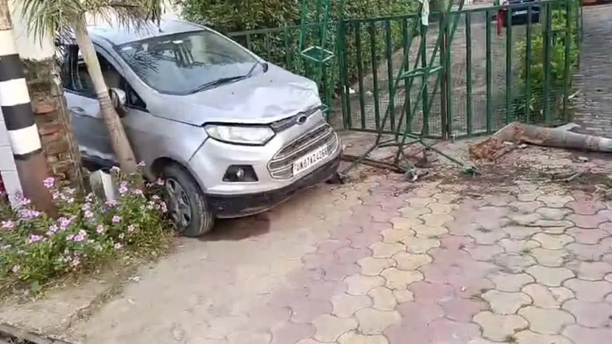 Kotdwar में तेज रफ्तार कार ने दो बच्चों को कुचला, 10 वर्षीय वंश की मौत; दूसरा गंभीर Kotdwar में तेज रफ्तार कार ने दो बच्चों को कुचला, 10 वर्षीय वंश की मौत; दूसरा गंभीर